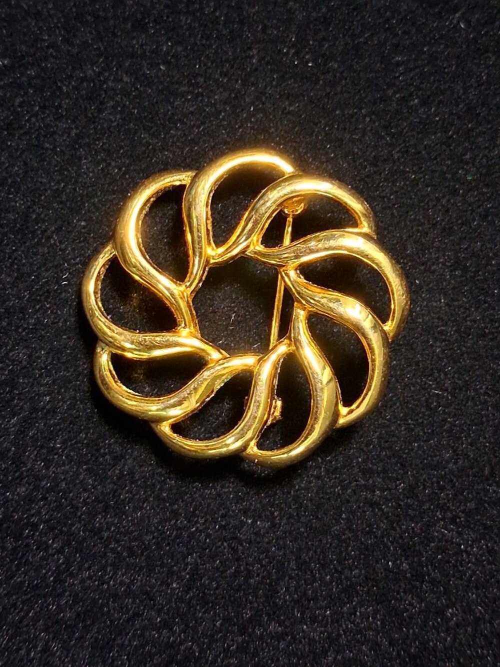 Gold Tone Napier Brooch Pin Sign Round Swirl Vintage
